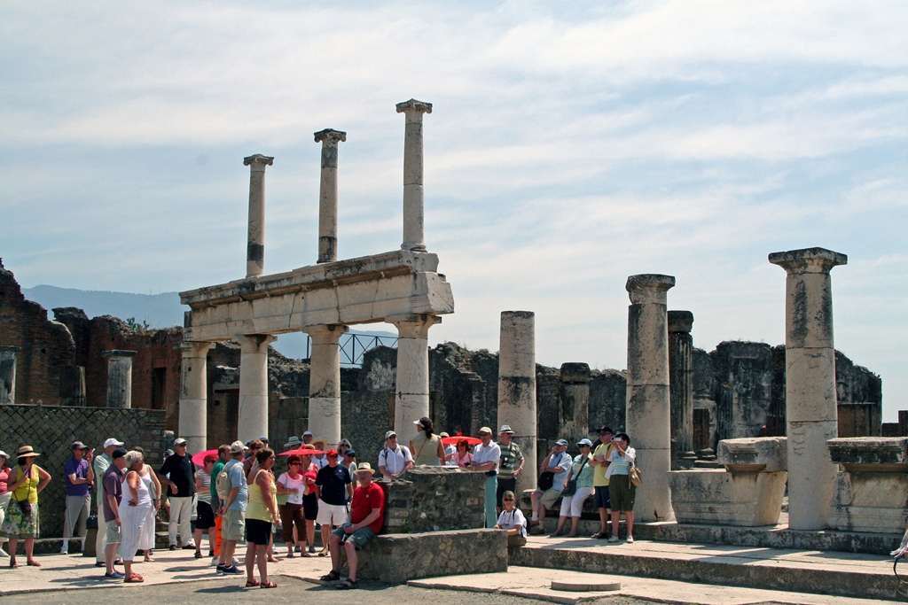 Colonnade and Tour Group
